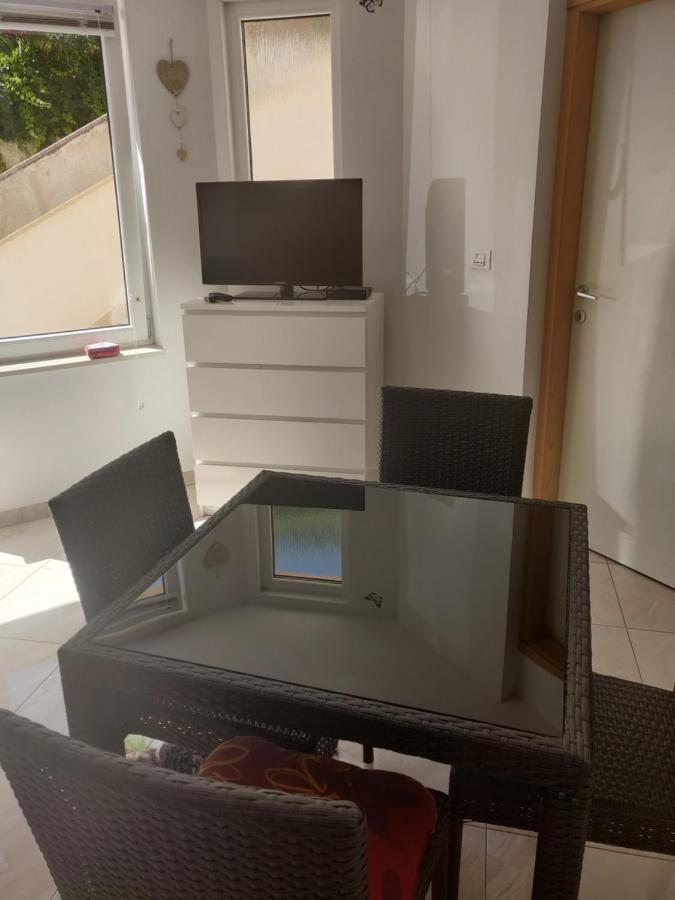 Letizia Apartamento Banjole Exterior foto